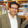 عزت القمحاوي