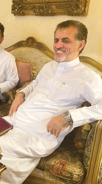 عبد العزيز المشعل... الرجل الذي عاش بين مئة ألف كتاب!